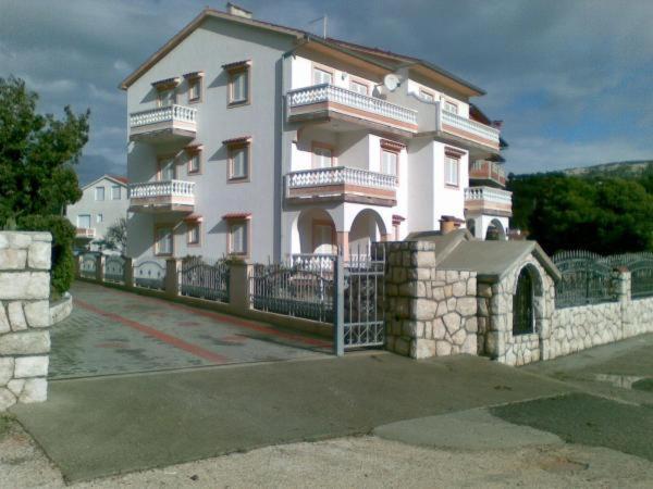 Apartmani Ruzarija Rab Town Luaran gambar
