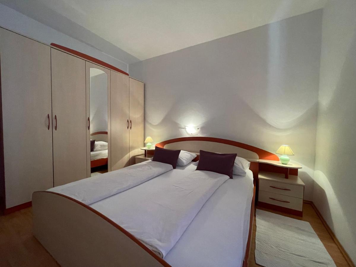 Apartmani Ruzarija Rab Town Luaran gambar