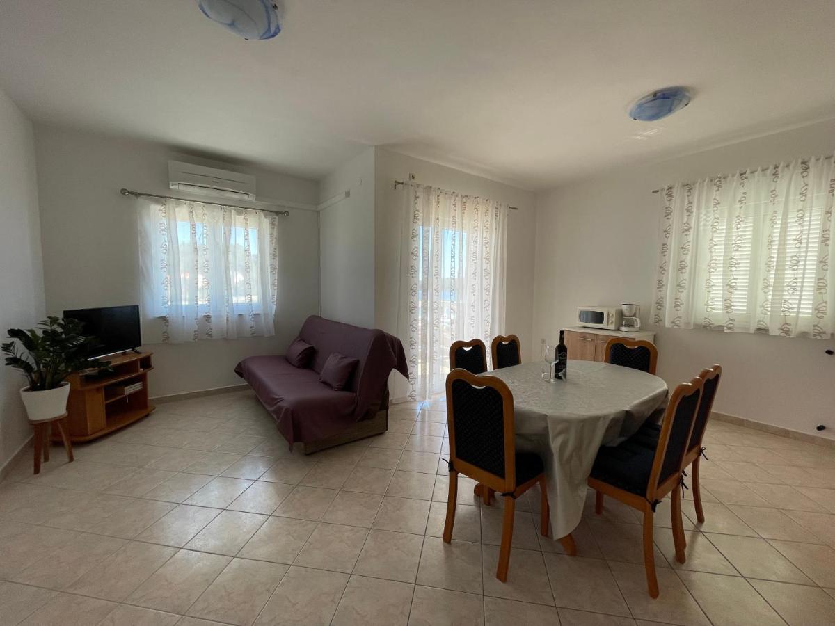 Apartmani Ruzarija Rab Town Luaran gambar