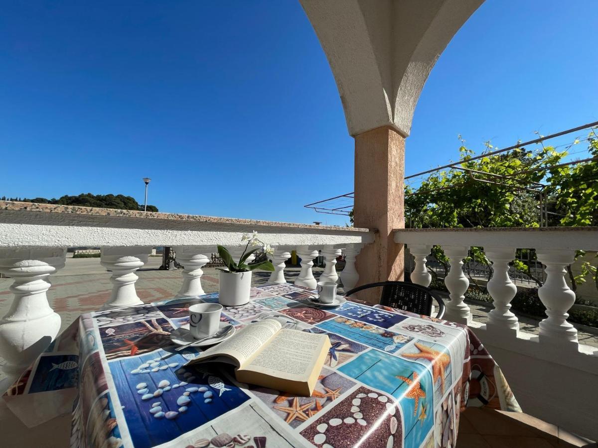 Apartmani Ruzarija Rab Town Luaran gambar