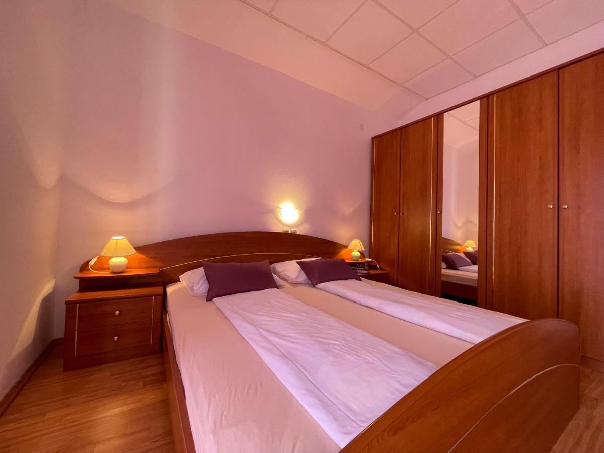 Apartmani Ruzarija Rab Town Luaran gambar