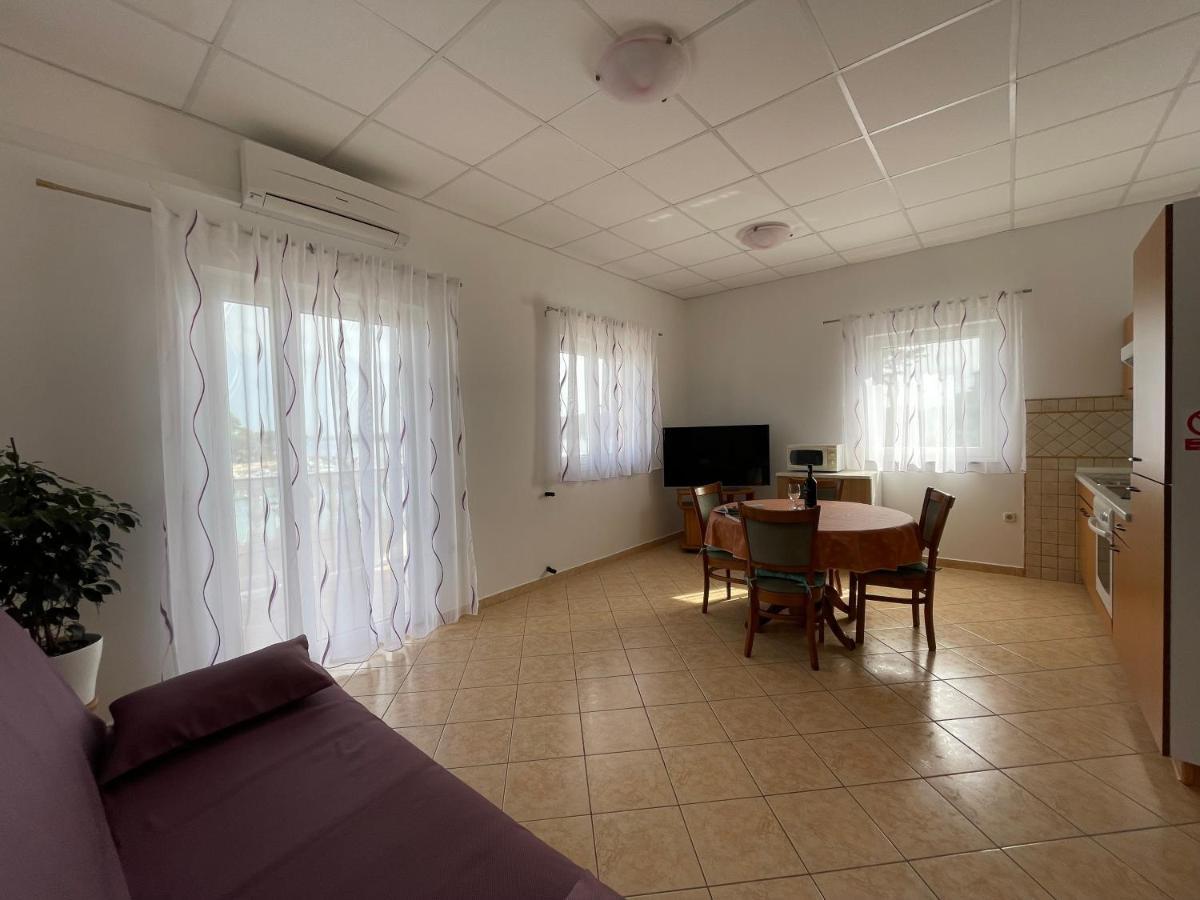 Apartmani Ruzarija Rab Town Luaran gambar